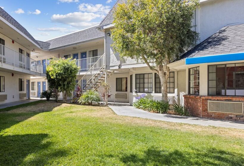 فندق على الطريق Carlsbad Village Inn