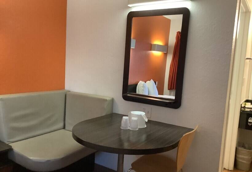 فندق على الطريق Carlsbad Village Inn