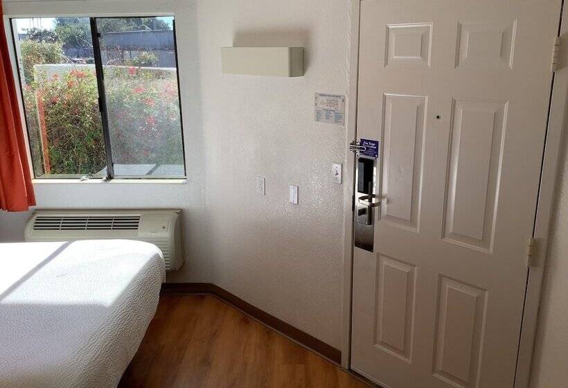 فندق على الطريق Carlsbad Village Inn