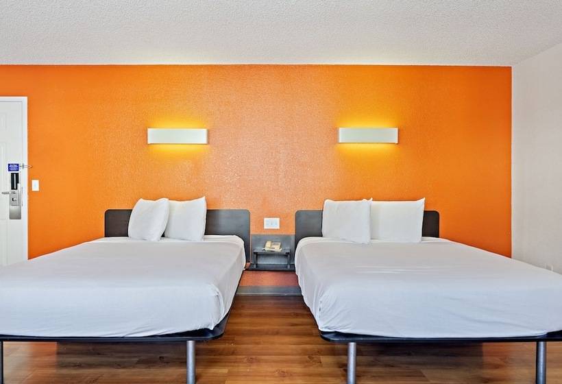 فندق على الطريق Carlsbad Village Inn