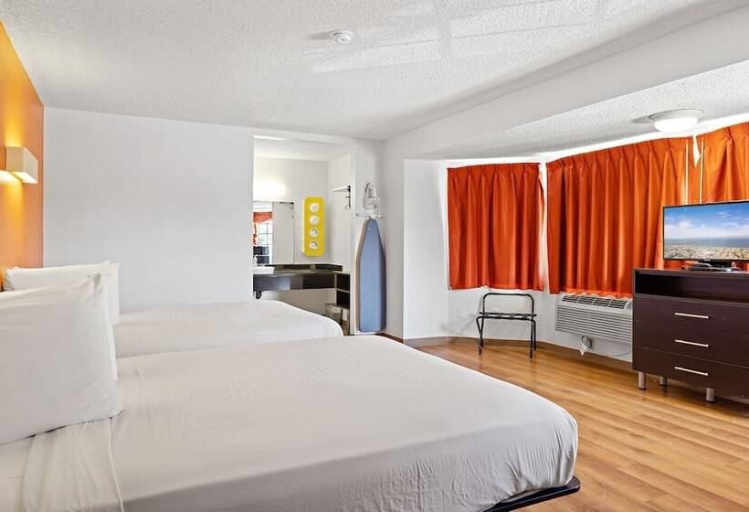 فندق على الطريق Carlsbad Village Inn