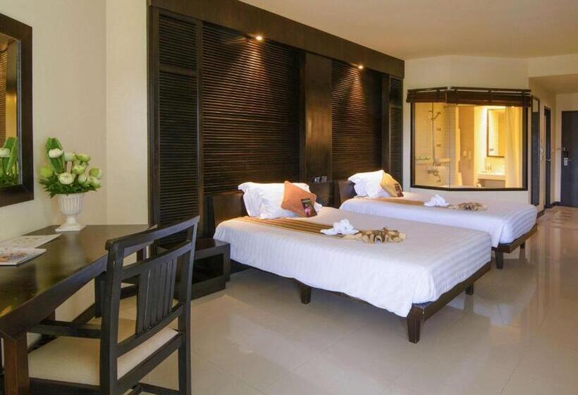 호텔 The Nouveau Chumphon Beach Resort And Golf