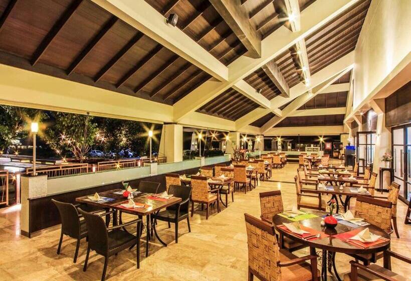 호텔 The Nouveau Chumphon Beach Resort And Golf