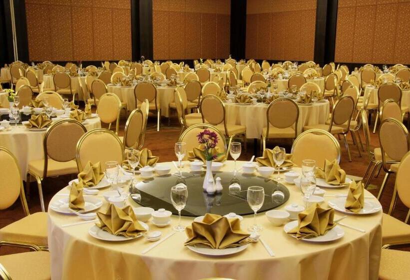 호텔 The Nouveau Chumphon Beach Resort And Golf