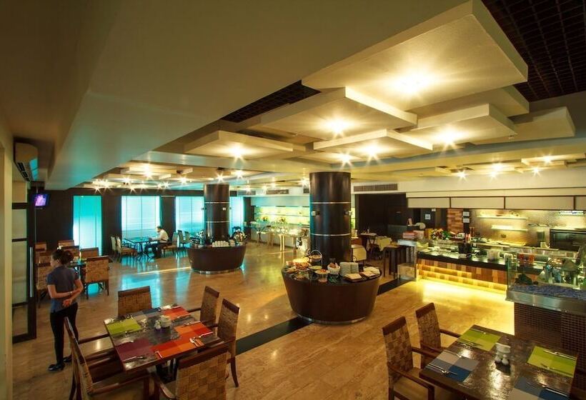 호텔 The Nouveau Chumphon Beach Resort And Golf