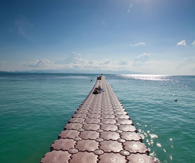 Cocohut Beach Resort & Spa