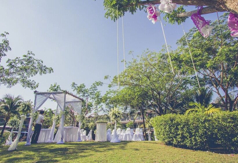 Курорт Sunwing Kamala Beach