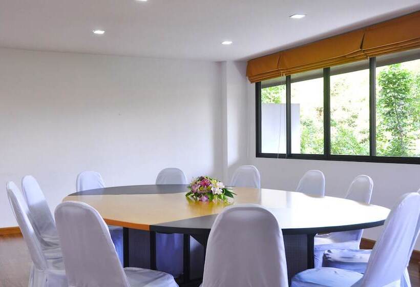 Курорт Sunwing Kamala Beach