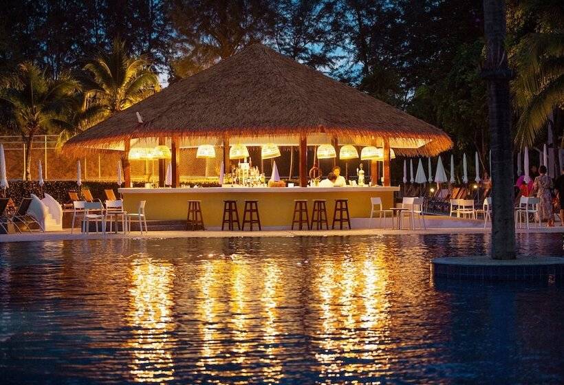 Курорт Sunwing Kamala Beach