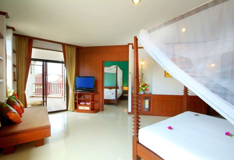 استراحتگاه Ao Nang Timber House
