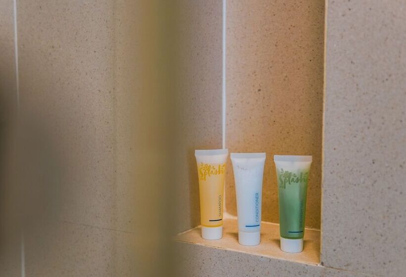 Splash Beach Resort, Maikhao Phuket   Sha Extra Plus