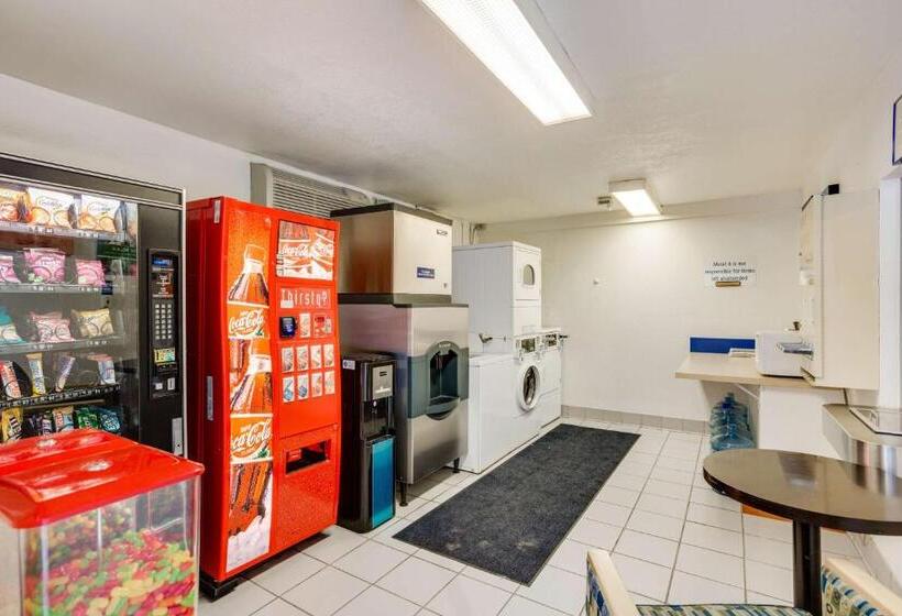 فندق على الطريق The Jackson Southtown