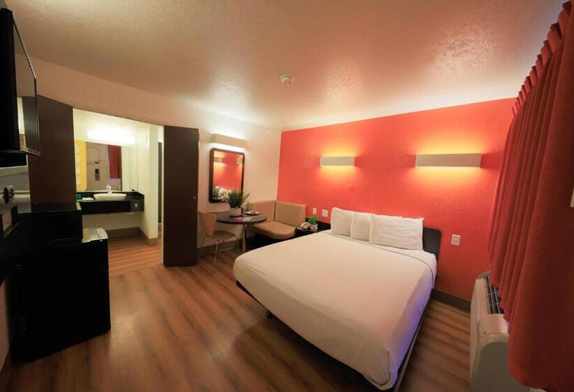 فندق على الطريق The Jackson Southtown