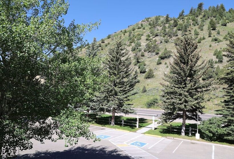 فندق على الطريق The Jackson Southtown