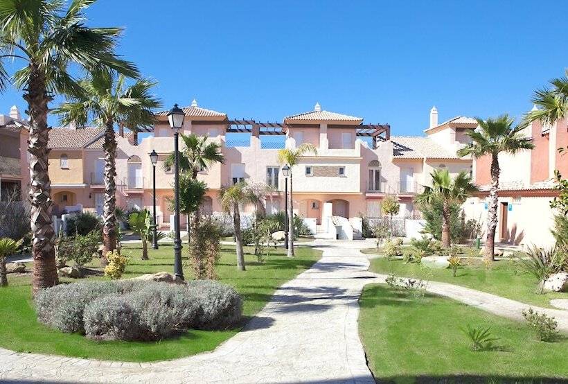 Zahara Sol Villas Y Apartamentos By Qhotels