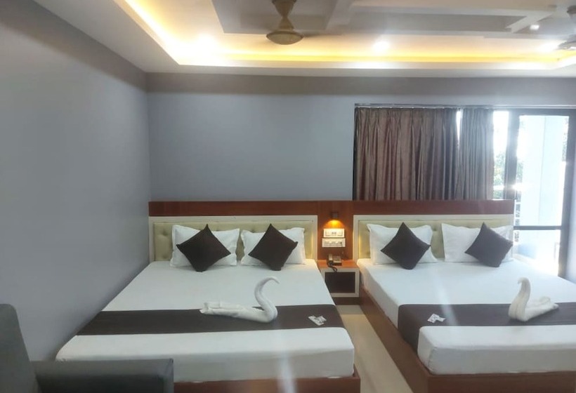 هتل Goroomgo Marine Blue Swimming Pool Digha