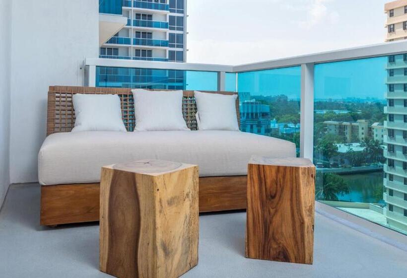 1  Penthouse 2 Story Beachfront