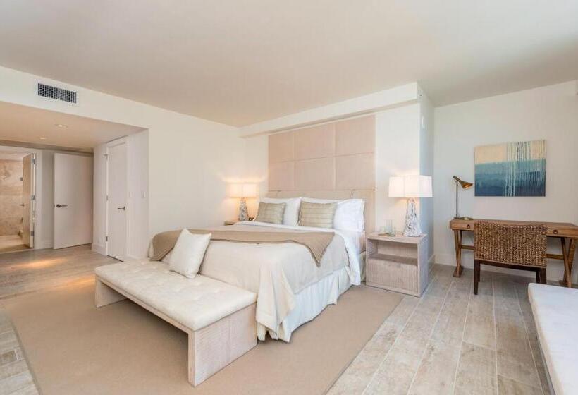 1  Penthouse 2 Story Beachfront