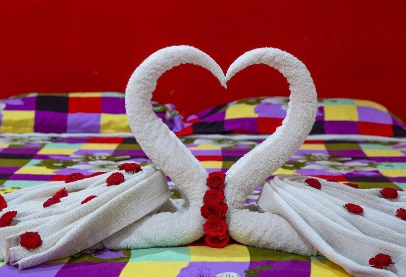 בית מלון כפרי Auro Resort