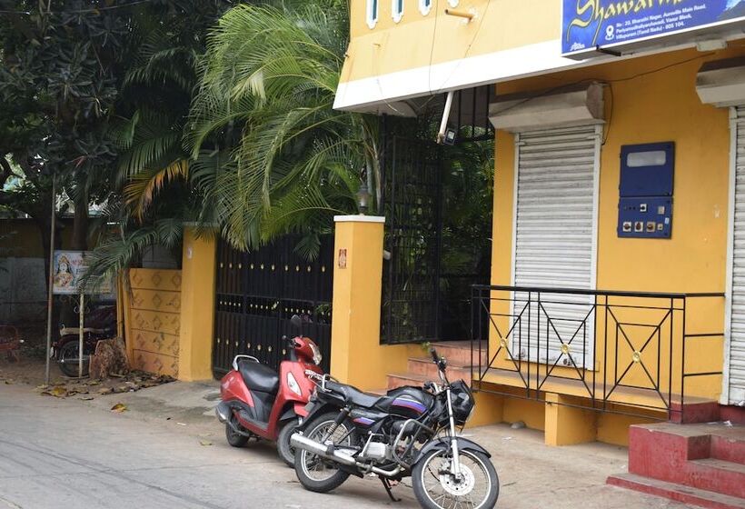 בית מלון כפרי Auro Resort