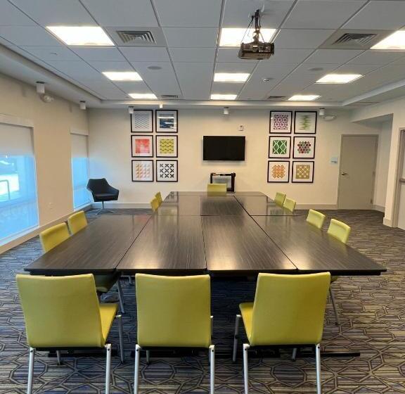 酒店 Holiday Inn Express & Suites   Ukiah, An Ihg