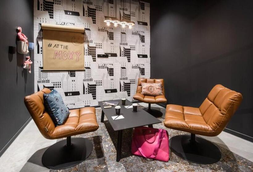 Отель Moxy Stuttgart Feuerbach