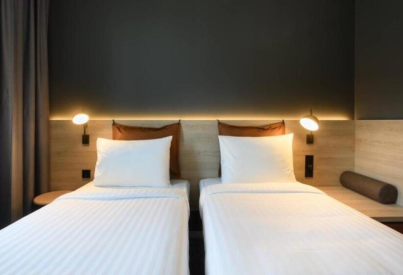 Отель Moxy Stuttgart Feuerbach