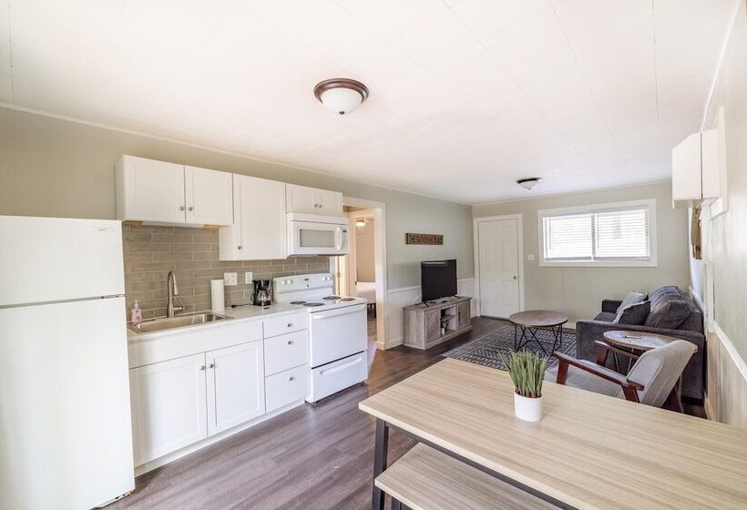 Kimberling Cove Resort