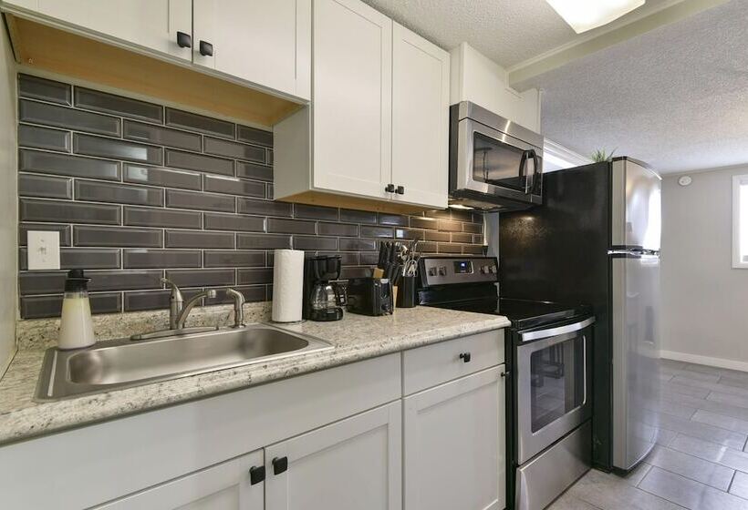 Lighthouse 55b
