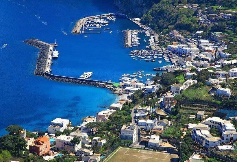 צימר Palazzo Tritone & Abagnale