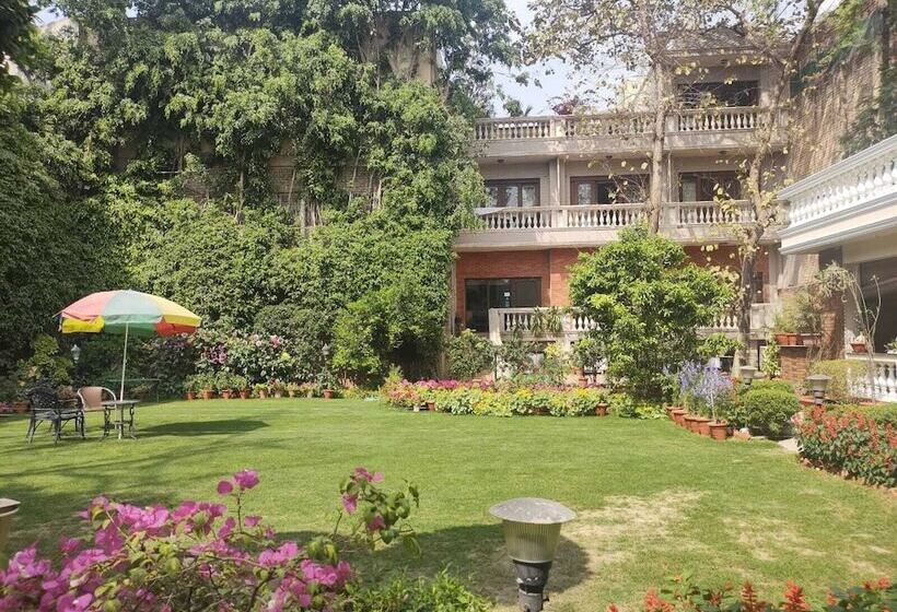 Bed and Breakfast The Estate Villa