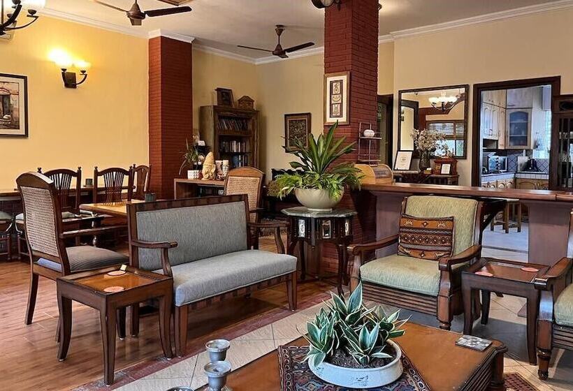 Bed and Breakfast The Estate Villa