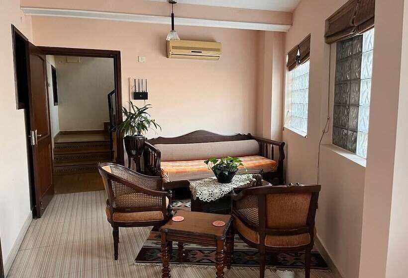 Bed and Breakfast The Estate Villa