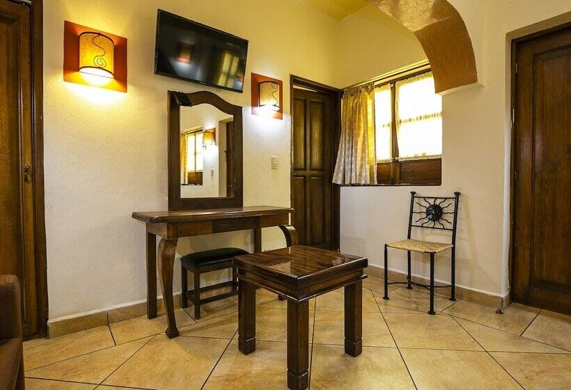 Casa Del Virrey Hotel And Suites