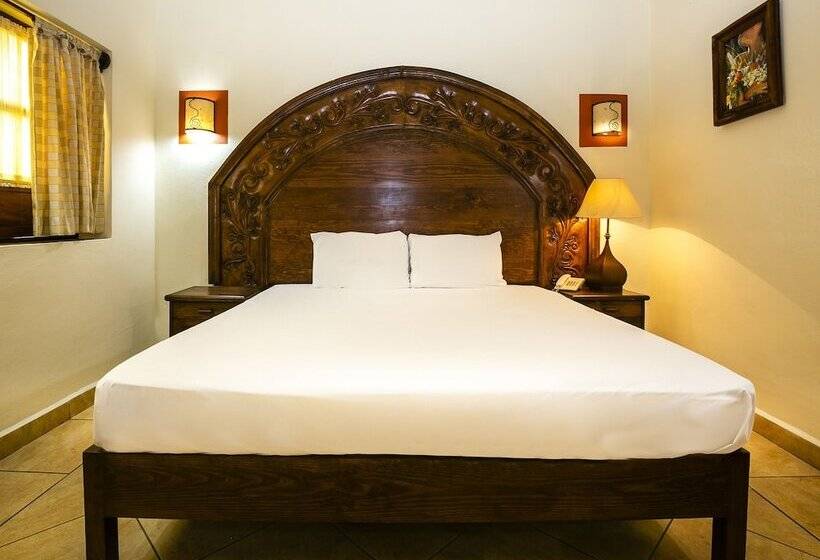 Casa Del Virrey Hotel And Suites