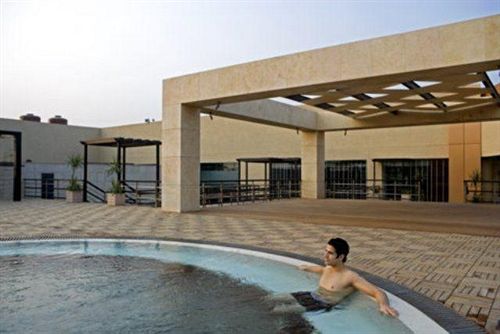 Galaxy Hotel - Shopping - Spa