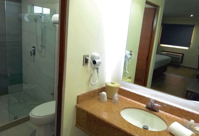 فندق Comfort Inn Monterrey Norte