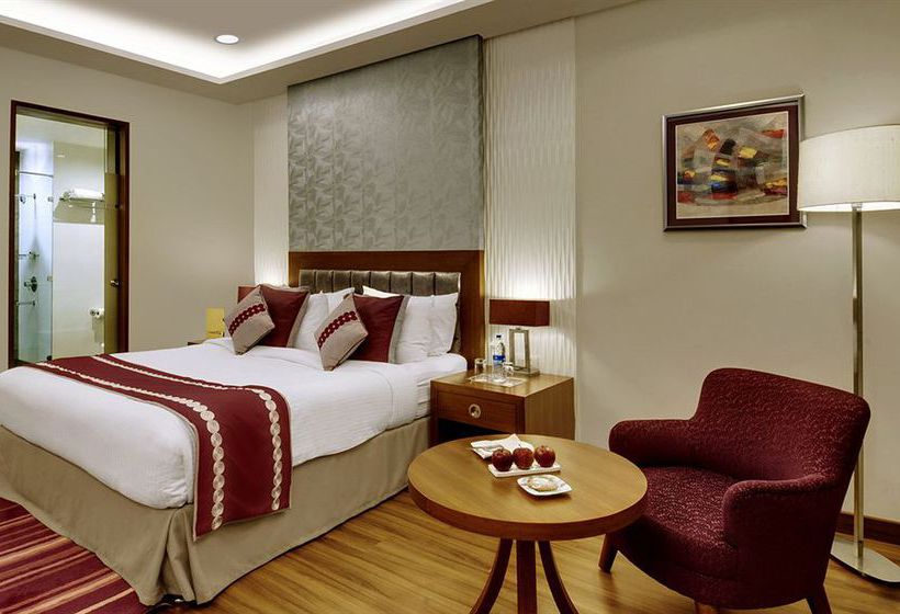 Hotel 32nd Milestone