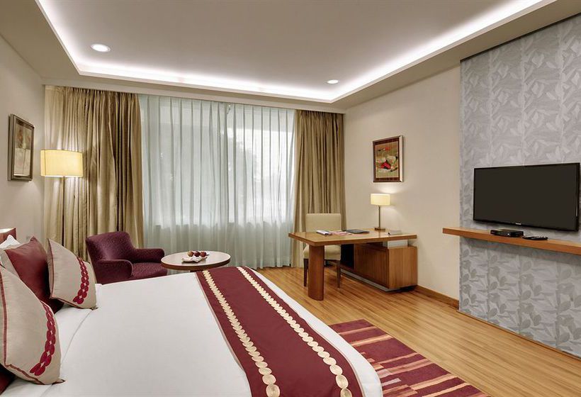 Hotel 32nd Milestone