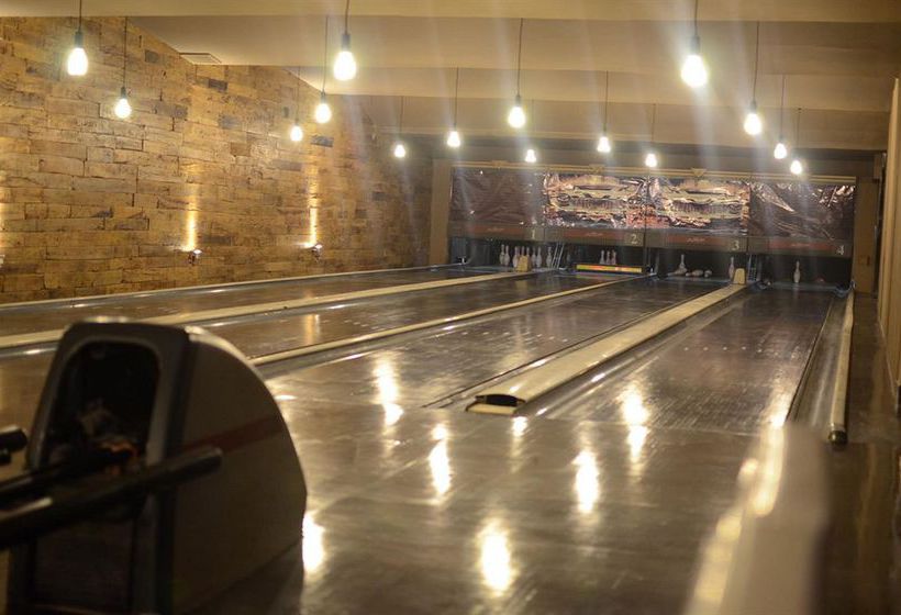 Hotel 32nd Milestone