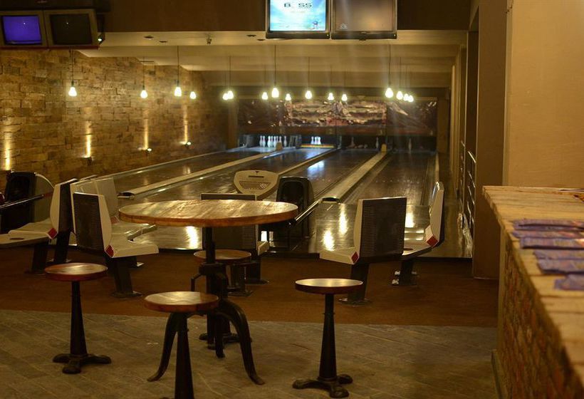 Hotel 32nd Milestone