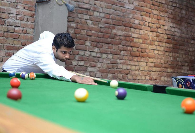 Hotel 32nd Milestone