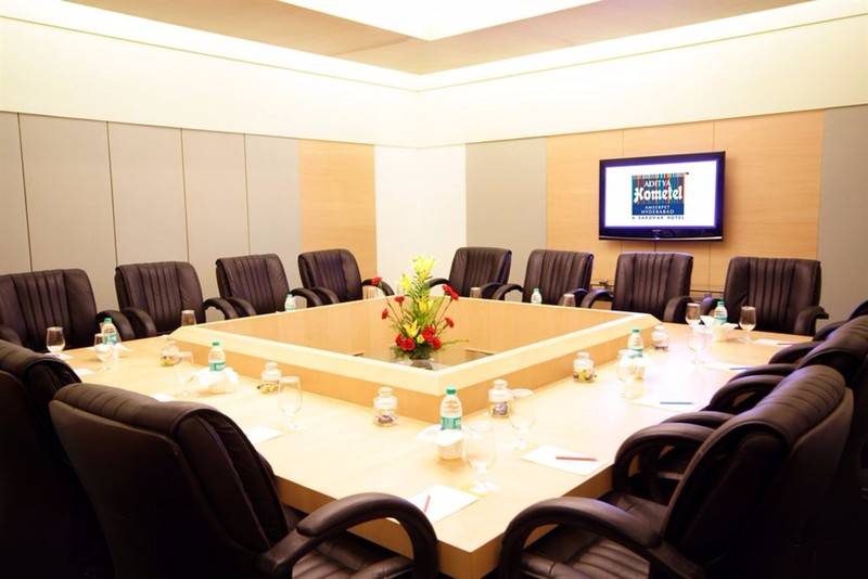 ホテル Aditya Hometel