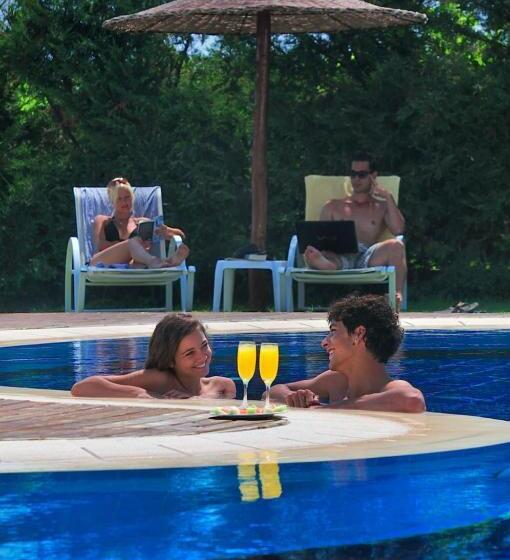 בית מלון כפרי Afandou Bay Resort Suites