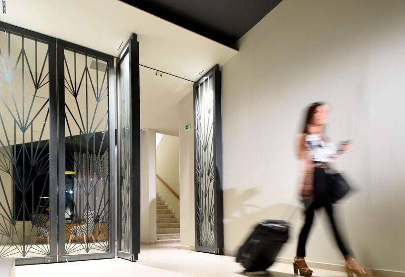 酒店 Akrathos Beach