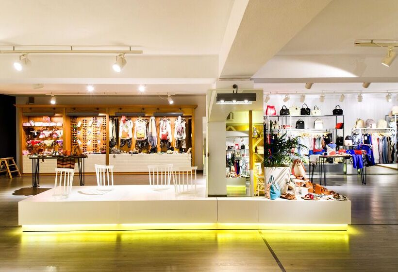 酒店 Akrathos Beach