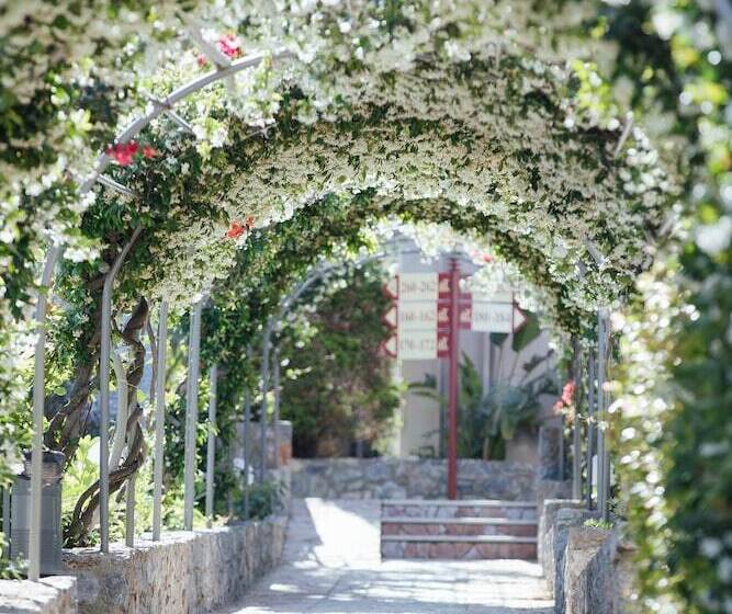 Отель Akti Taygetos Conference Resort