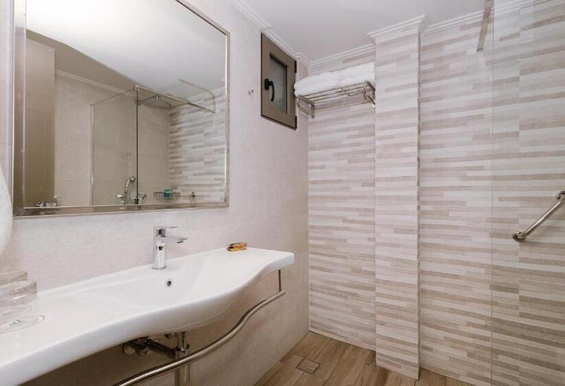 Отель Akti Taygetos Conference Resort