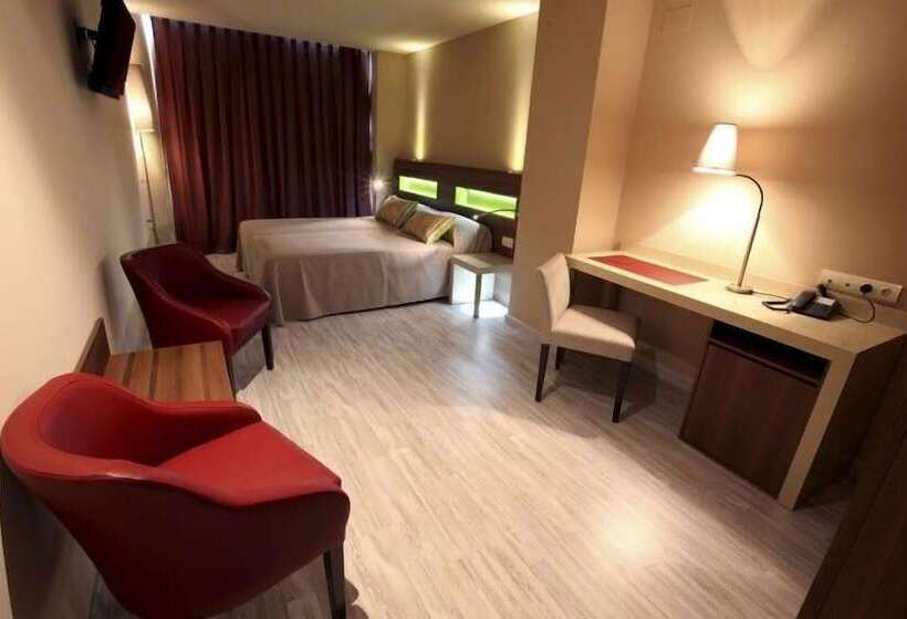 هتل Allon Mediterrania