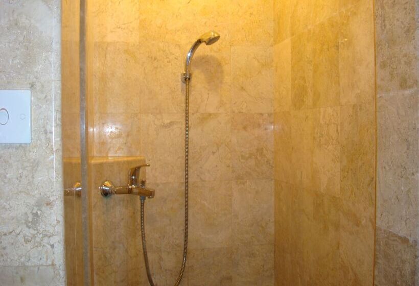 酒店 Anini Raka Resort & Spa